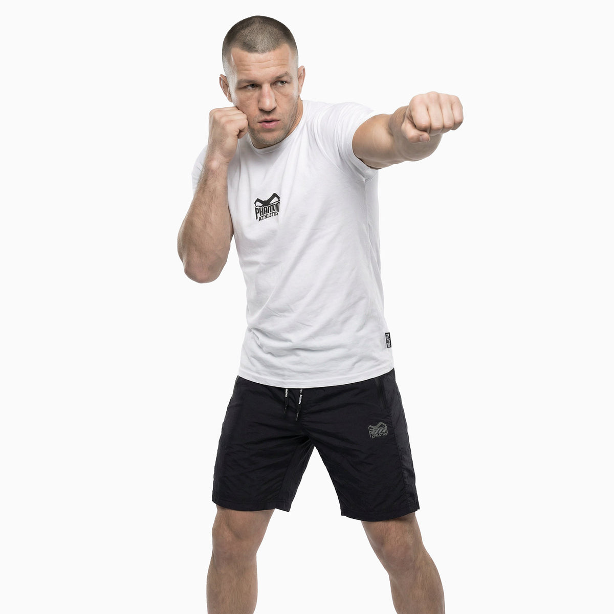 Hochwertiges Kampfsport‑T‑Shirt von Phantom Athletics im klassischen Team‑Design, perfekt für Box‑Warm‑ups, Kickboxen und aktive Freizeit.