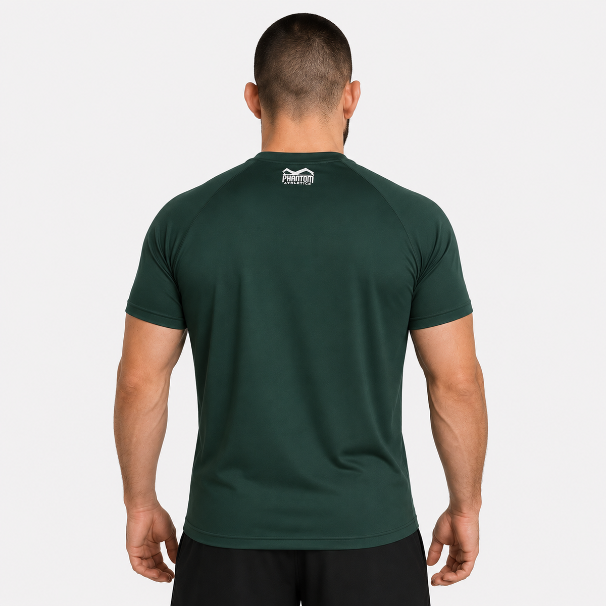 Dieses hochwertige Phantom Athletics Trainingsshirt wurde für maximale Bewegungsfreiheit und Belastbarkeit im Kampfsport entwickelt. Perfekt geeignet für Sparring, Grappling, Fitness-Training und funktionelle Workouts im Gym dank leichtem, strapazierfähigem Performance-Material.