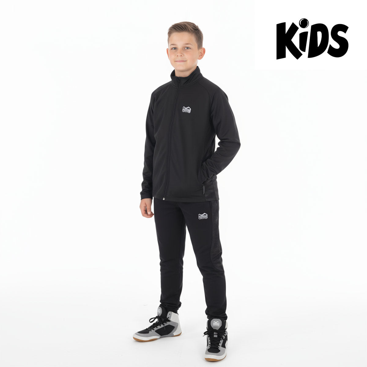 Phantom Athletics Kids Tracksuit Shadow – stilvoller Trainingsanzug für junge Kampfsportler mit flexibler Passform und strapazierfähigem Material, ideal für Aufwärmen oder Freizeit.