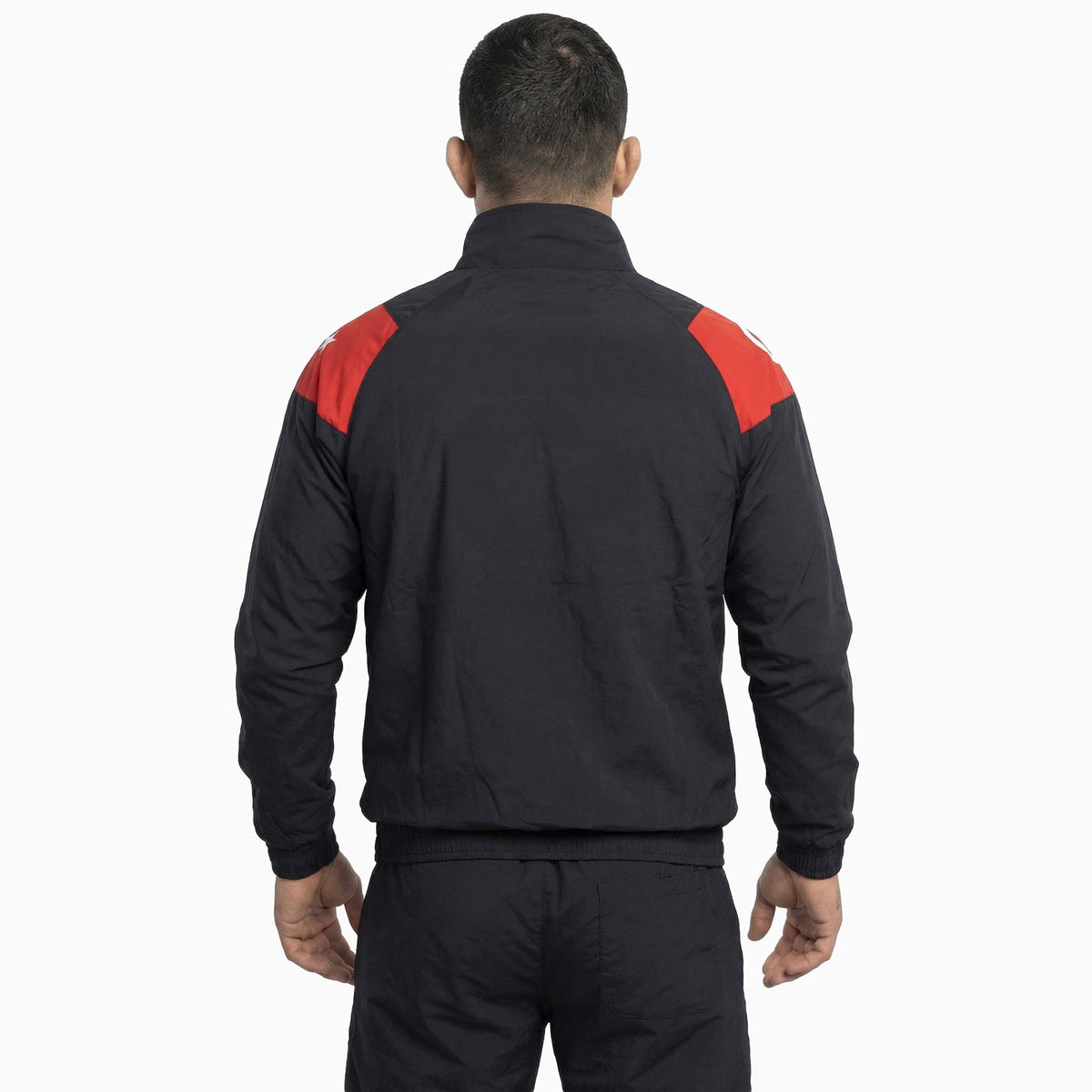 Funktionelle Kampfsport‑Trainingsjacke von Phantom Athletics mit atmungsaktivem Performance‑Material für intensives Training und Fitness‑Sessions.