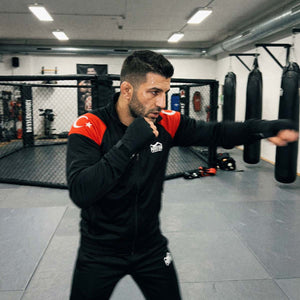 Stylishe Phantom Athletics Track Jacket im Team Turkey Design, perfekt für Jiu‑Jitsu, Kickboxen oder sportliche Freizeit‑Looks.