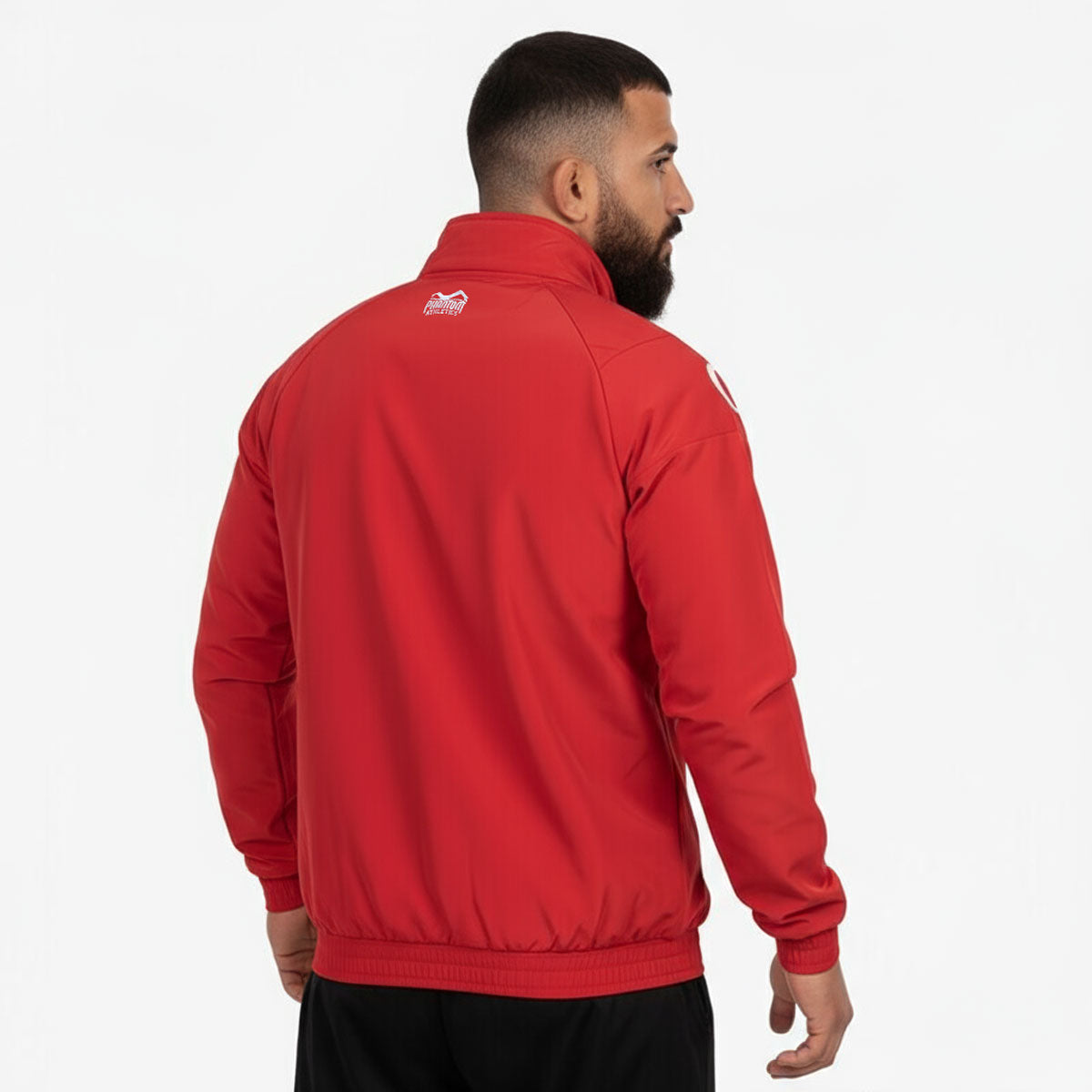 Phantom Athletics Track Jacket „DMC Team Turkey Red“ – funktionaler Trainingsstil mit atmungsaktivem Material und offiziellen Team‑Turkey‑Akzenten für Gym und Lifestyle.
