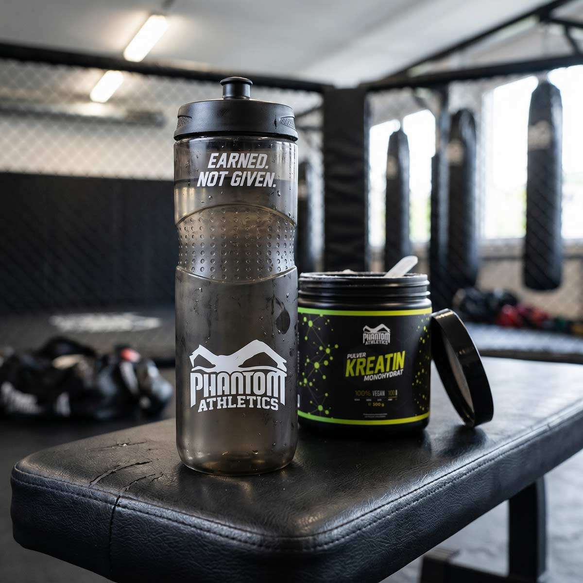 Trinkflasche - Earned. Not Given. - Grau