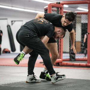 Tactic Wrestlingschuhe von Phantom Athletics – hochwertiger Halt und atmungsaktives Material für Kampfsportarten wie Ringen und Grappling.