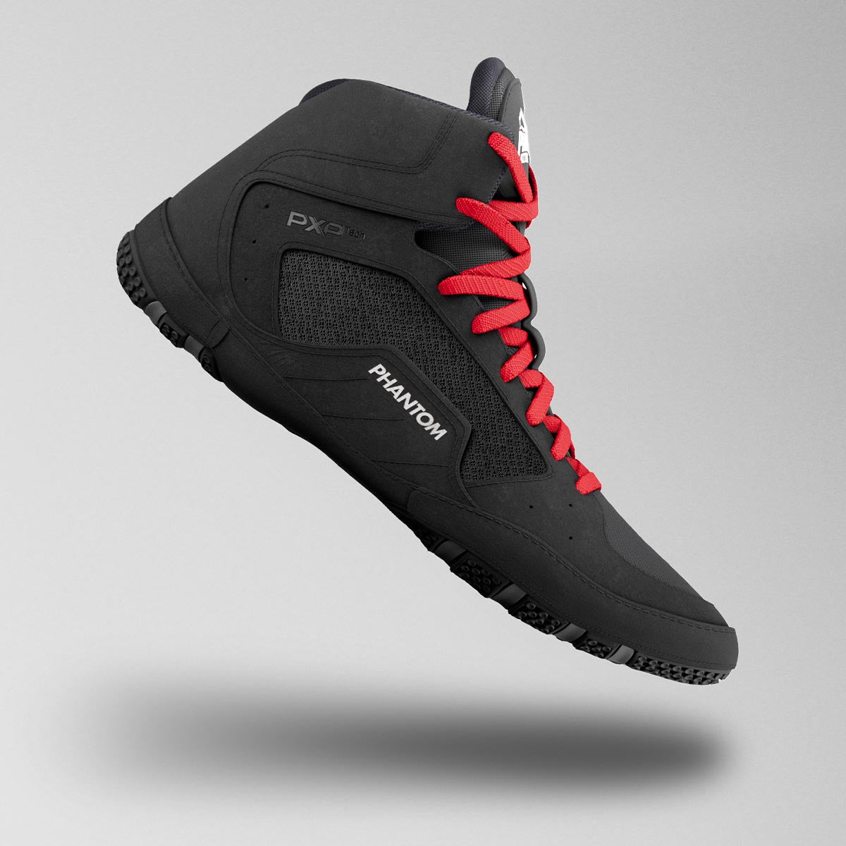 Die Phantom Ringerschuhe Tactic Black White bieten dir perfekten Halt auf der Matte und sind ideal für Ringer, MMA-Fighter und Grappler. Das atmungsaktive Obermaterial sorgt für hohen Tragekomfort, während die rutschfeste Sohle dir bei Takedowns und schnellen Richtungswechseln maximale Stabilität verleiht.