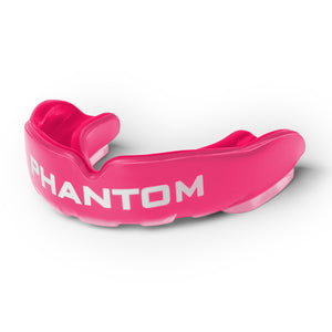 Mit dem Phantom Athletics Mundschutz Apex in Pink trainieren Athleten sicher im Sparring und Wettkampf. Die Gel-Innenschicht passt sich individuell an und sorgt für optimalen Tragekomfort.