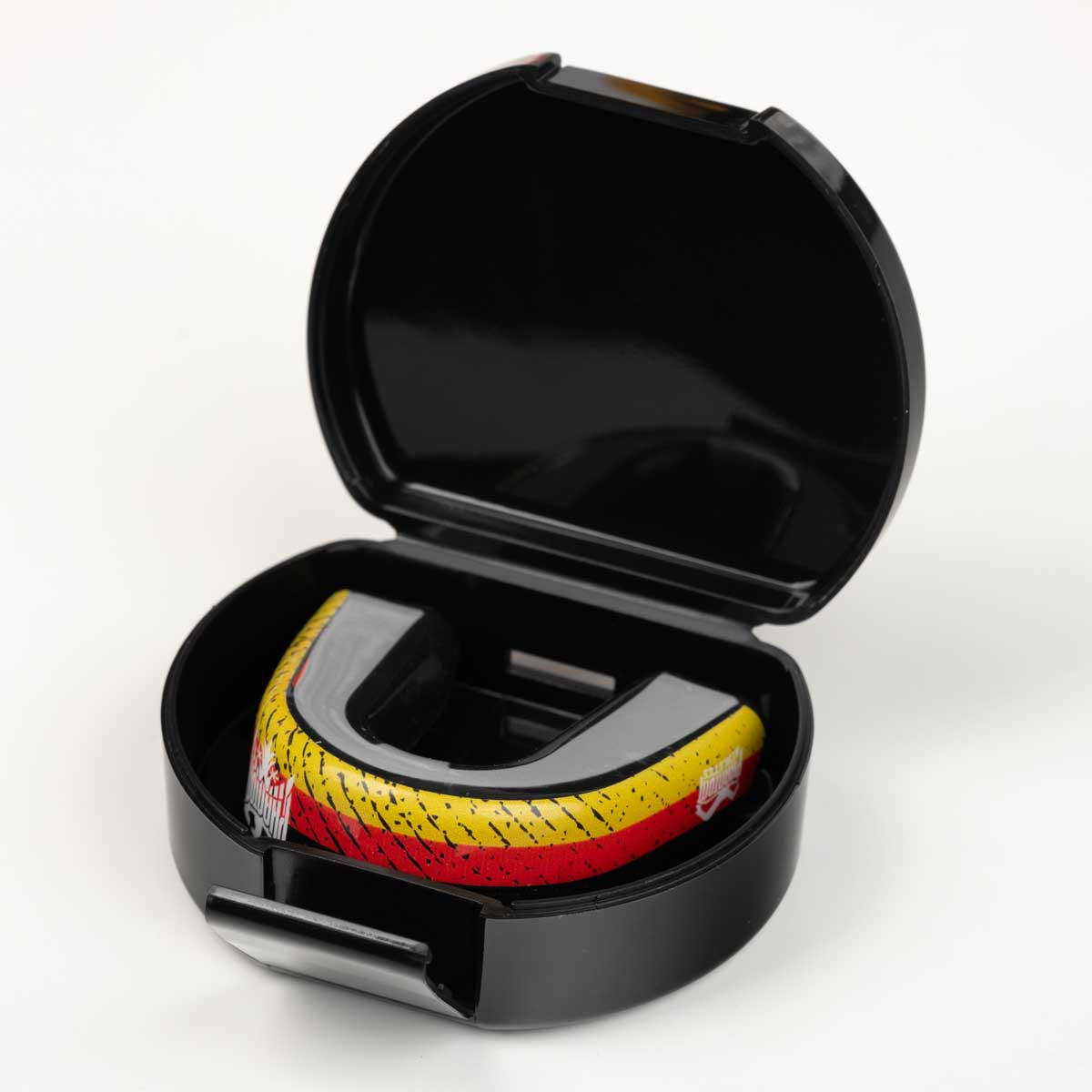 Phantom Athletics ELITE German Flag Mouthguard – komfortabel und sicher, mit gutem Atem‑ und Sprechkomfort, selbst bei intensiven Trainingsrunden oder Wettkämpfen.