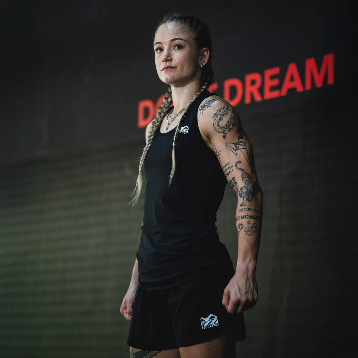 Komfortables Kampfsport‑Tanktop von Phantom Athletics, ideal für Fitness‑Training und Technik‑Drills im Gym.