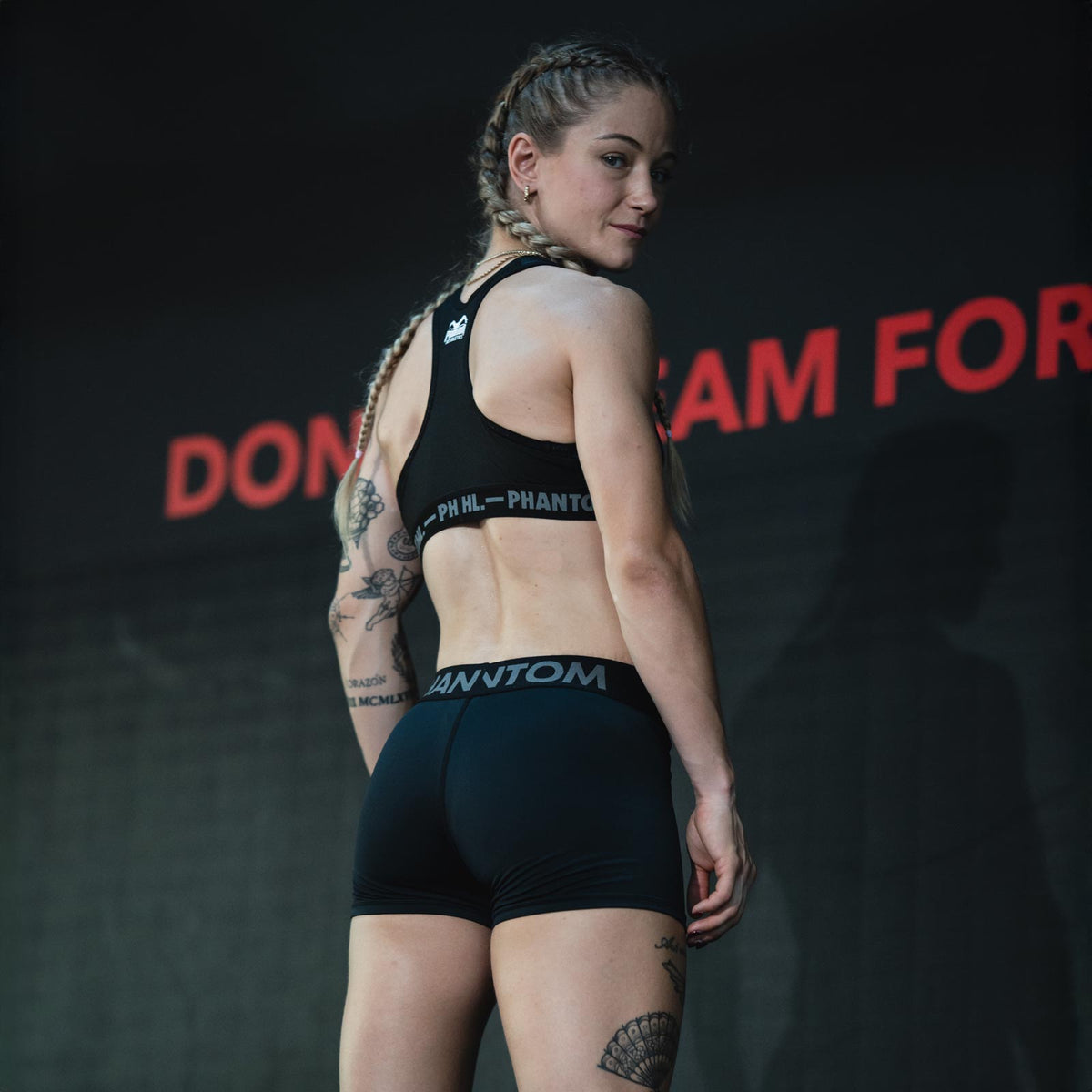 Komfortable Kompressions‑Shorts von Phantom Athletics, die Schweiß ableiten und deine Performance beim Sparring verbessern.
