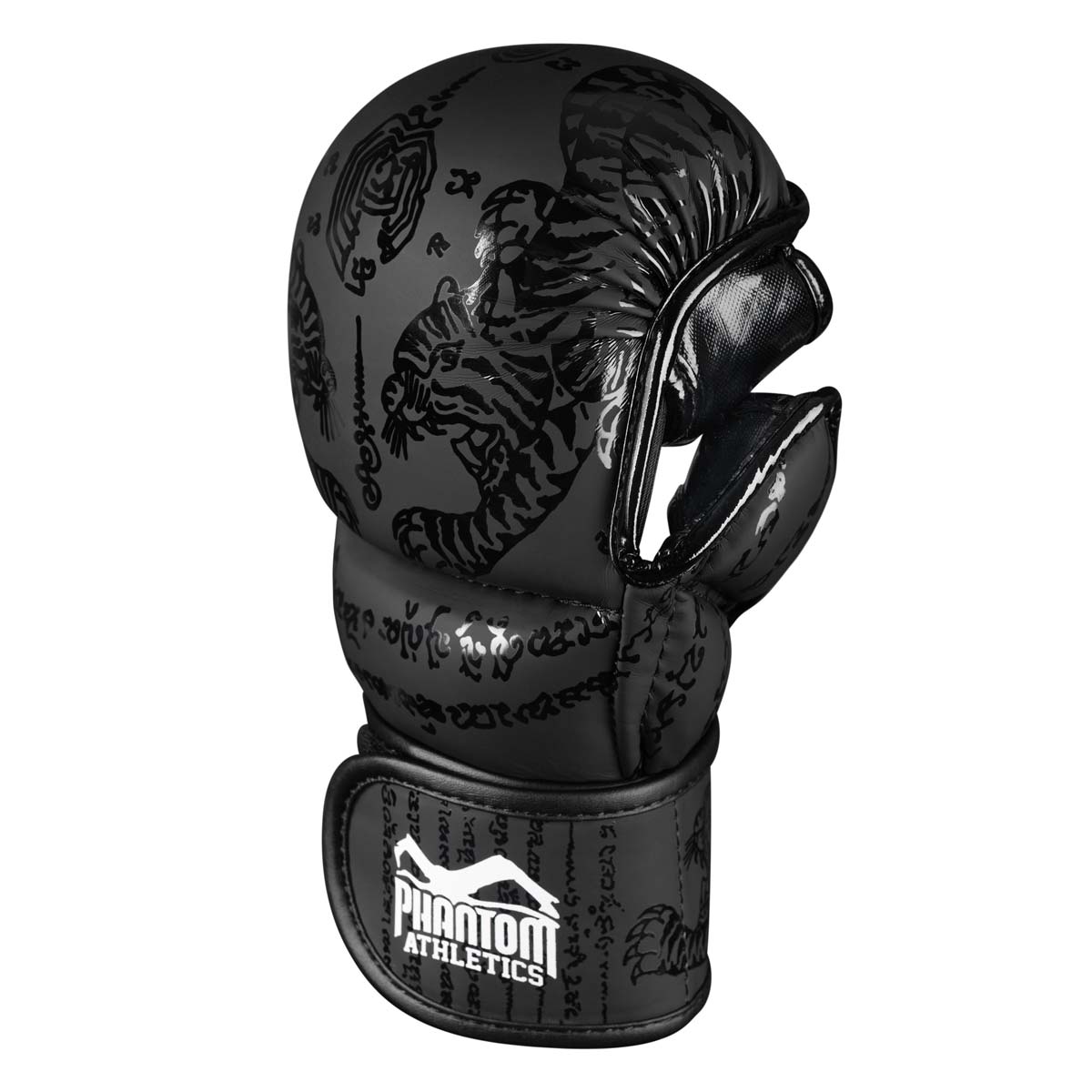 Linker Muay Thai Sparrings Handschuh von Phantom im thailändischen Sak Yant Design.