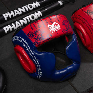 Phantom Athletics Headguard Muay Thai in Blau: Robuster Kopfschutz für Muay Thai, bietet erstklassige Stoßdämpfung und sicheren Halt während des Sparrings.