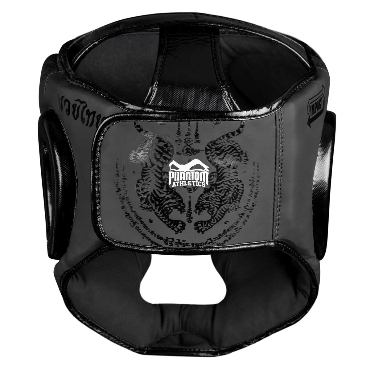 Der Phantom Muay Thai Kopfschutz für Kampfsport wird an der Rückseite mit einem breiten Klettverschluss geschlossen und kann somit auch mit Boxhandschuhen geöffnet werden. 