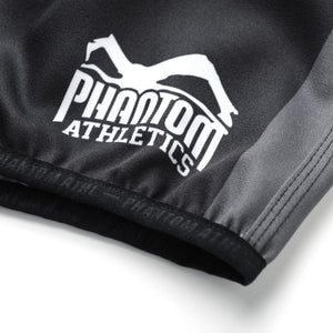 Diese strapazierfähigen und reißfesten Muay Thai Shorts wurden für intensives Training und Wettkämpfe im Kampfsport entwickelt. Das leichte, atmungsaktive Material hält auch bei schweißtreibenden Workouts angenehm trocken und unterstützt Kampfsportler bei Höchstleistungen.