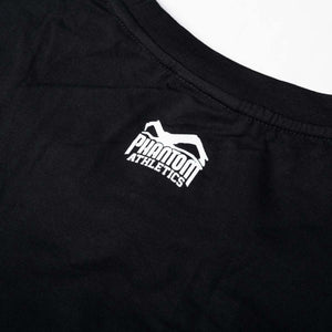 Das Phantom Athletics Blade Oversize T-Shirt verbindet modernen Streetwear-Style mit der charakteristischen Ästhetik des Kampfsports. Das lässige Shirt eignet sich ideal für Training, Kampfsport-Events und den Alltag von MMA-, Box- und Kickbox-Athleten.