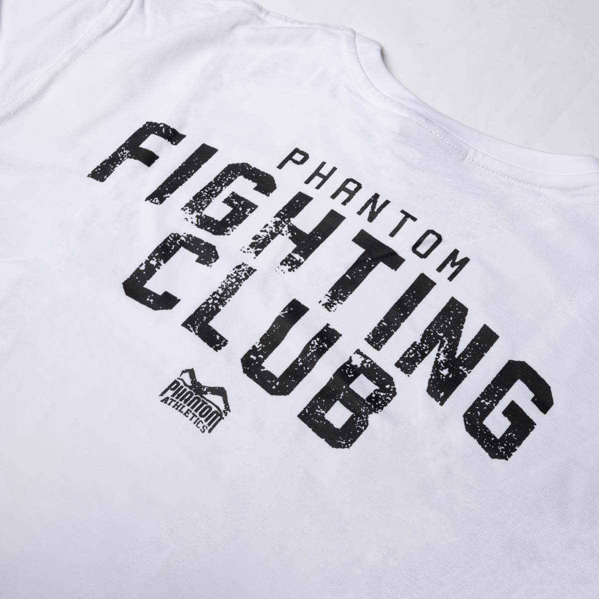 Mit dem Phantom Athletics Oversize Heavy T-Shirt FIGHTING CLUB erhalten Fighter hochwertige Fightwear mit lockerem Schnitt und angenehmem Baumwollstoff. Der Oversize Fit bietet hohen Tragekomfort für MMA, BJJ, Grappling, Boxen, Muay Thai und Krafttraining.