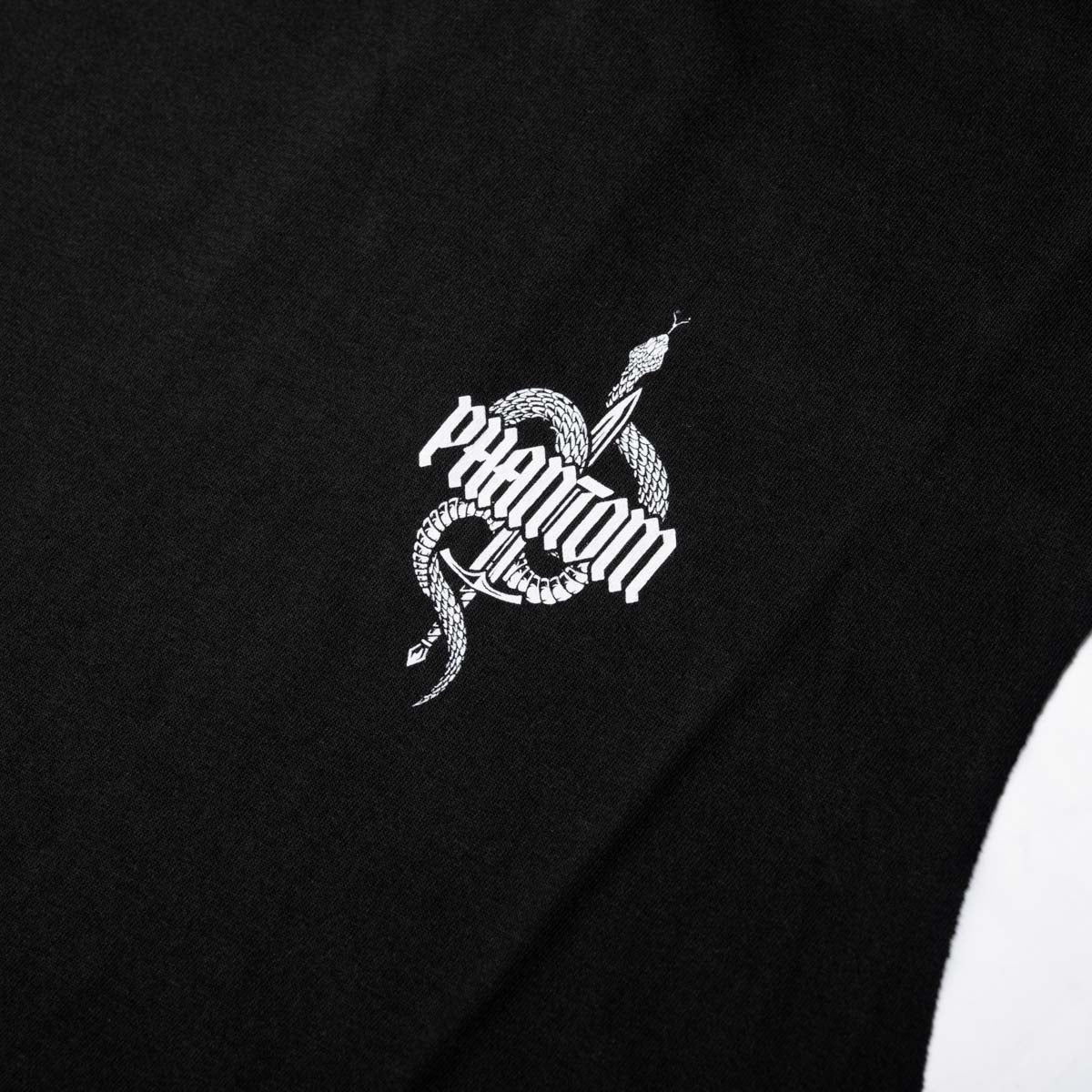 Mit dem Phantom Athletics Sleeveless Shirt Blade in Schwarz erhalten Fighter funktionelle Fightwear für intensive Workouts und Training im Gym. Der sportliche Schnitt unterstützt dynamische Bewegungen beim MMA, BJJ, Grappling, Boxen und Functional Fitness.