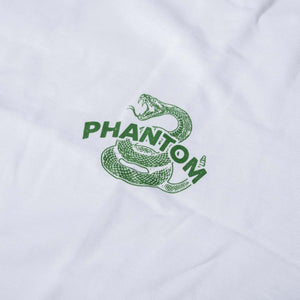 Das weiße Phantom Athletics DON'T TREAD ON ME Oversize T-Shirt kombiniert einen großen olivgrünen Schlangen-Rückenprint mit einem dezenten Phantom Logo auf der Brust. Die hochwertige Fightwear passt ideal zu MMA, Muay Thai, Boxen, Grappling und einem aktiven Lifestyle.