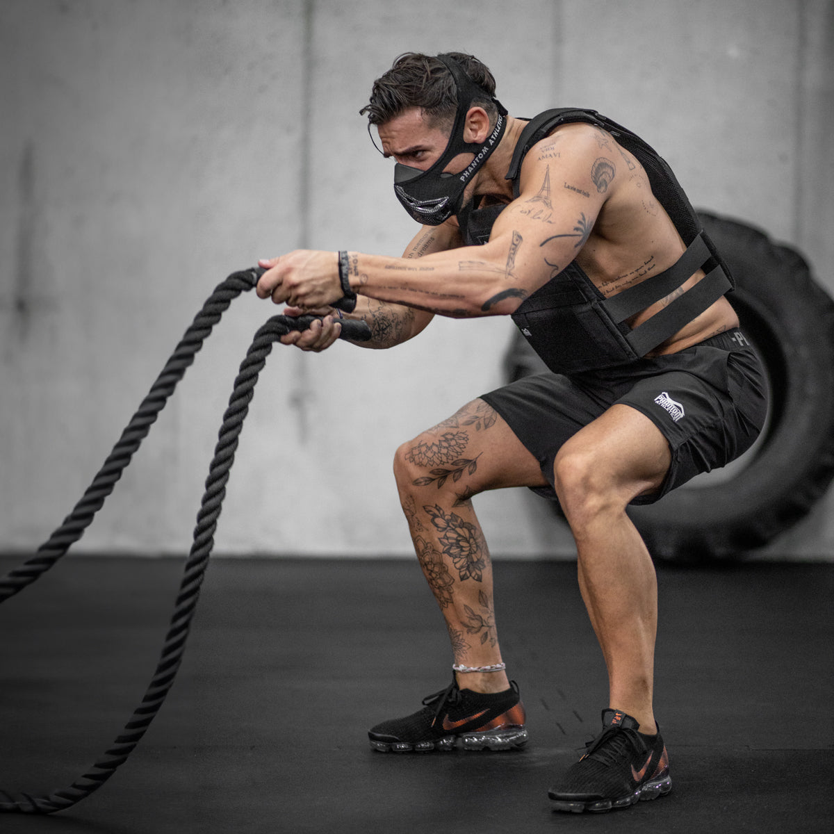 Die Phantom Trainingsmaske hilft dir dabei dein Training auf das nächste Level zu heben. Egal ob im Kraftsport oder auch beim Kampfsport. Jetzt in limitierter Carbon Edition.