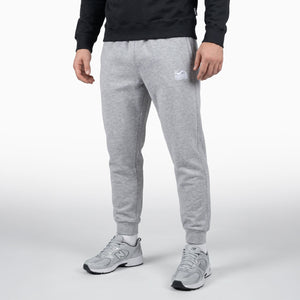 Die Phantom Athletics Jogger Unit Gray kombiniert sportlichen Komfort mit funktionalem Design für Kampfsportler und Athleten. Das weiche, flexible Material eignet sich ideal für MMA, Boxen, Kickboxen oder Fitness-Training und bietet optimale Bewegungsfreiheit im Gym und Alltag.