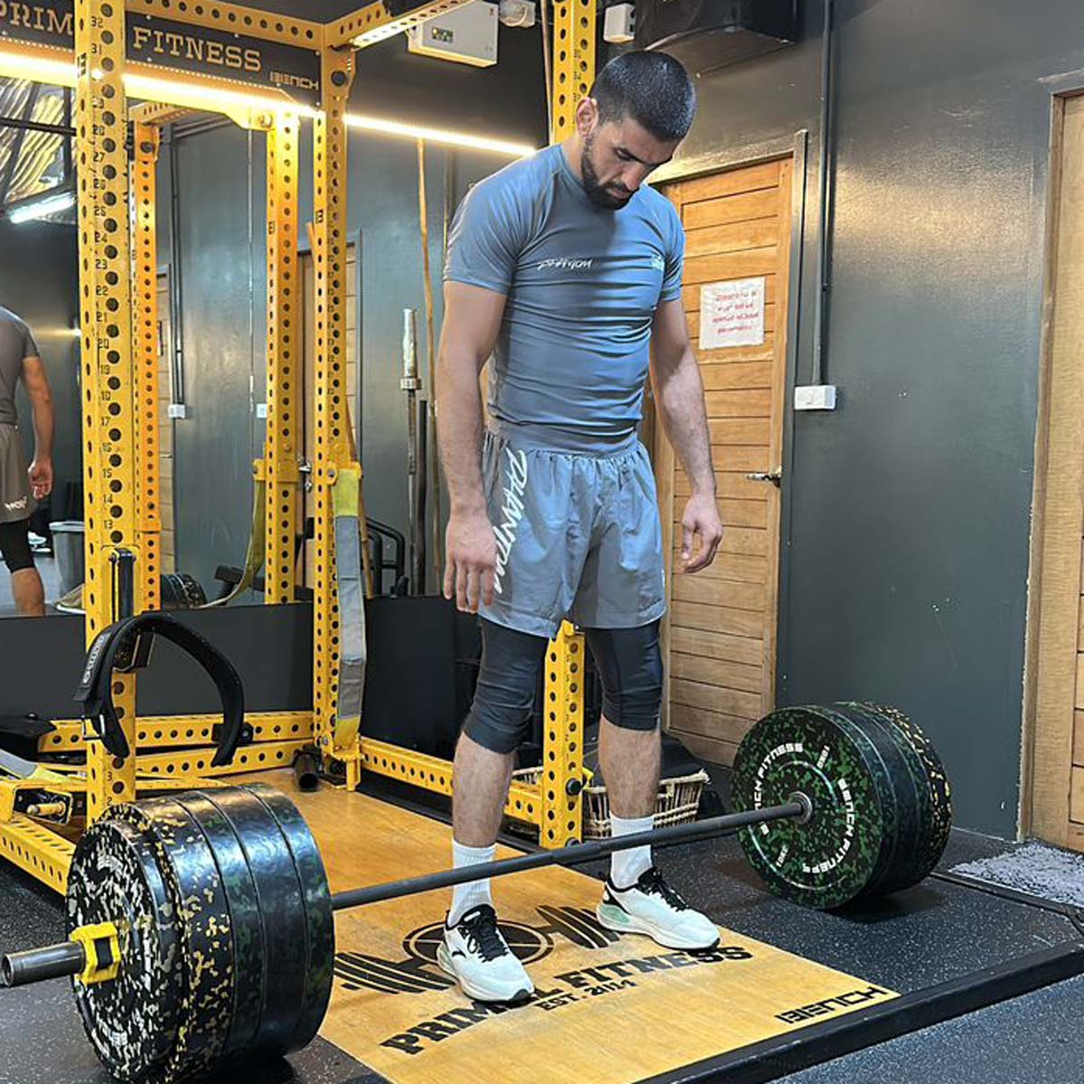Hochwertige Phantom Athletics 3/4‑Tights Apex in Schwarz, ideal für intensives Kampfsport‑Training im MMA, Boxen und Kickboxen sowie funktionelles Gym‑Workout mit atmungsaktivem, elastischem Material für optimale Bewegungsfreiheit. Die enganliegende Passform unterstützt Muskelstabilität bei Technik‑ und Kraft‑Einheiten, sorgt für Komfort und trocknet schnell bei starkem Schweiß. Diese Premium‑Tights kombinieren Performance, Stil und Funktion für ambitionierte Athleten.