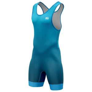 Das PHANTOM APEX Wrestling Trikot Set, bestehend aus einem roten und einem blauen Ringertrikot, ist aus strapazierfähigem, elastischem Material gefertigt und bietet optimalen Halt und Flexibilität für intensives Training und professionelle Wettkämpfe.