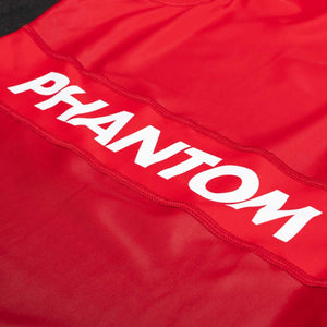 Mit dem PHANTOM APEX Ringer Trikot Set erhalten Ringsportler Trikots aus strapazierfähigem Material, das sich optimal für intensives Training und Turniere eignet. Die Trikots bieten Flexibilität und perfekten Sitz für jede Bewegung.