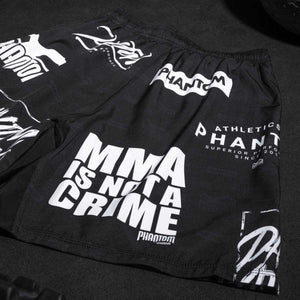 Die Fightshorts EVO Legend verfügen über seitliche Schlitze, die zusätzliche Flexibilität und Bewegungsfreiheit bieten, was gerade bei Kampfsporttechniken wie High Kicks und Würfen in MMA und Muay Thai unerlässlich ist. Das robuste Design fördert eine optimale Bewegungsfreiheit, ohne dass die Shorts dabei an Stabilität einbüßen.
