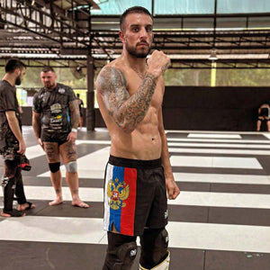 Premium Phantom Athletics Fightshorts Team Russia mit athletischem Schnitt und strapazierfähigem Material, entwickelt für Komfort, Performance und kontrollierte Bewegung im Training.