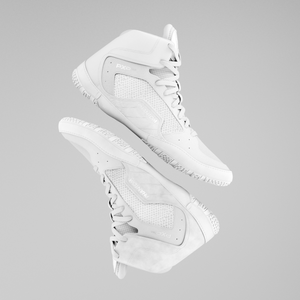 Kinder Ringerschuhe Tactic Weiß von Phantom Athletics, speziell für junge Sportler entwickelt. Mit robusten Materialien und einer bequemen Passform bieten sie maximalen Tragekomfort bei Wettkämpfen und Training.