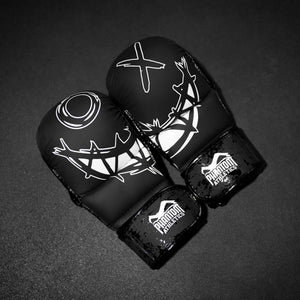 Phantom Athletics MMA Sparring Handschuhe aus der Serious Kollektion, perfekt für intensives Training und Grappling. Bieten optimalen Schutz und eine hervorragende Passform für Mixed Martial Arts.