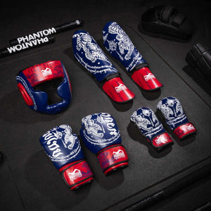Phantom Athletics Sparring Handschuhe Muay Thai in Blau: Hochwertige Handschuhe speziell für Muay Thai, bieten optimalen Schutz und Komfort während intensiver Sparring-Sessions.
