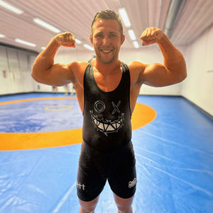 ÖRSV und RSC Inzing Fighter Michael Wagner mit dem Phantom SERIOUS Ringertrikot beim Ringertraining. 