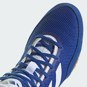 Der Adidas Tech-Fall Ringerschuhe in der Farbe blau. Jetzt zum Bestpreis bei Phantom Athletics. Adidas Ringerschuhe zählen zu den meistgefragten Schuhen bei Ringern weltweit, da sie eine überragende Qualität, gepaart mit ultimativem Komfort. Die stabile Sohle sorgt für Traktion auf der Ringermatte. 