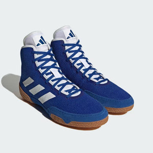 Der Adidas Tech-Fall Ringerschuhe in der Farbe blau. Jetzt zum Bestpreis bei Phantom Athletics. Adidas Ringerschuhe zählen zu den meistgefragten Schuhen bei Ringern weltweit, da sie eine überragende Qualität, gepaart mit ultimativem Komfort. Die stabile Sohle sorgt für Traktion auf der Ringermatte. 