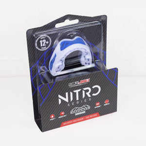 Robuster SAFEJAWZ Nitro Series Blue/White Mundschutz – Perfekt beim Sparring, Wettkampf und Grappling‑Session im Kampfsport.