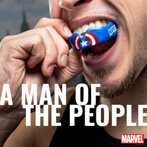 Zahnschutz mit Superhelden-Feeling: Der SafeJawz Captain America Mundschutz schützt zuverlässig bei Vollkontakt-Kampfsport und sitzt dank GelFit-Technologie besonders sicher.