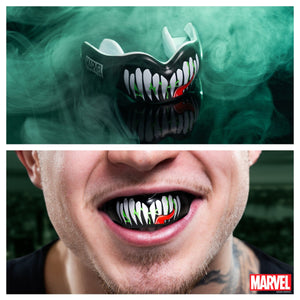 Zahnschutz für Braces: Der SafeJawz Ortho Mouthguard im Venom Look schützt zuverlässig bei harten Schlägen im Boxen oder Thaiboxen. Perfekt angepasst für Träger fester Zahnspangen.