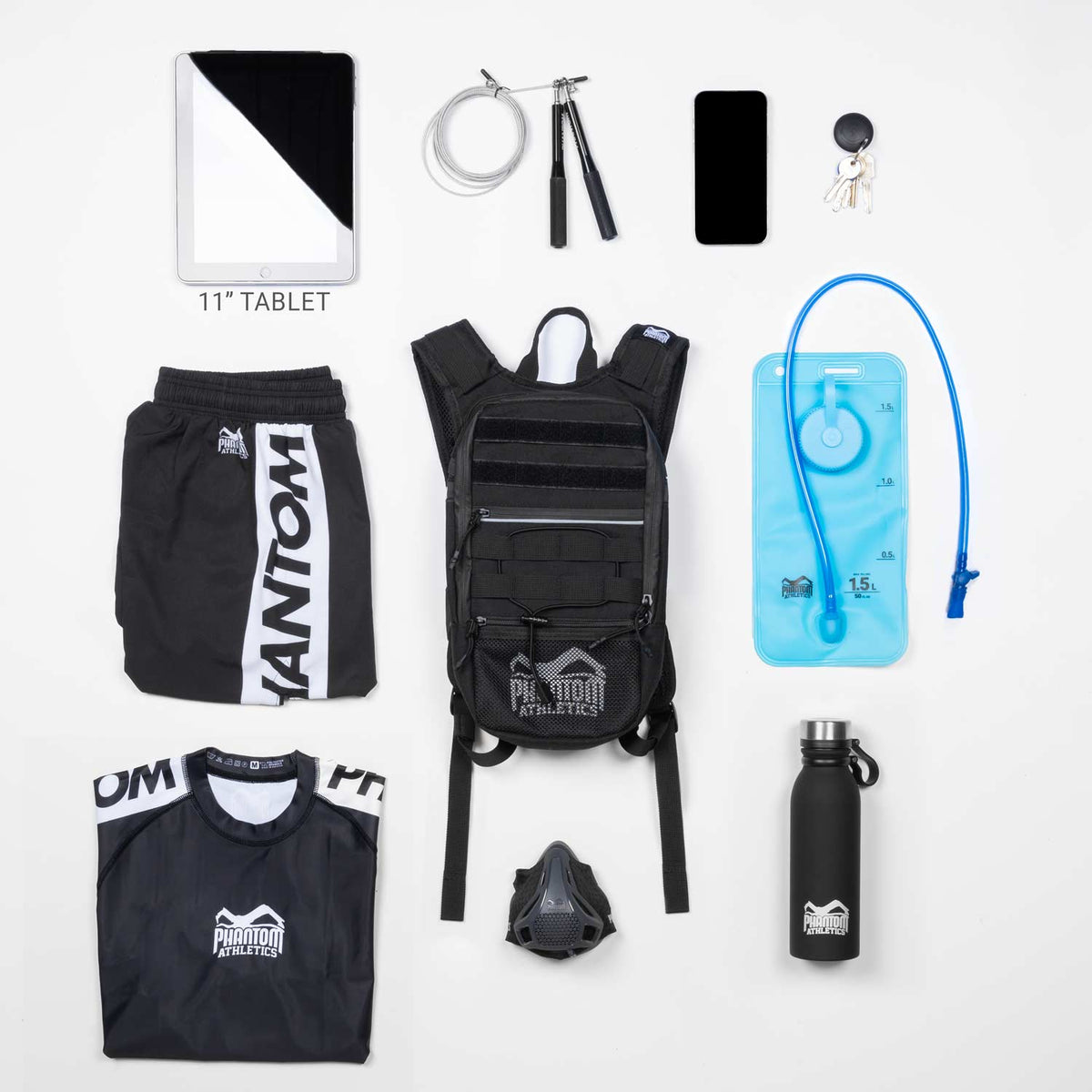 Leistungsstarker Hydro-Rucksack von Phantom Athletics, geeignet für MMA, Muay Thai und Grappling. Bietet ausreichend Stauraum und ein integriertes Fach für Trinksysteme.