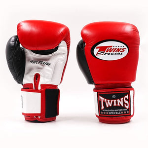 Die Twins BGVL-3 AIR Boxhandschuhe in Rot bieten dir das klassische Twins-Design mit zusätzlicher Mesh-Belüftung in der Handfläche. Ideal für Muay Thai, Kickboxen und intensives Sparring – für mehr Komfort, weniger Schweiß und maximalen Support im Training.