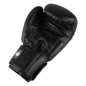 Twins BGVL-3 Boxhandschuhe in elegantem Schwarz – entwickelt für Kampfsportler, die auf Qualität setzen. Perfekt für tägliches Muay Thai Training und Sparring mit starker Polsterung.