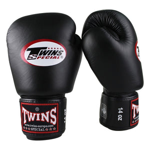 Schwarze Muay Thai Boxhandschuhe von Twins aus der BGVL-3 Serie – ideal für Boxen, Kickboxen und MMA. Bieten hervorragenden Schutz, festen Sitz und optimale Dämpfung.