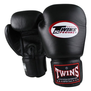 Robuste Twins Boxhandschuhe BGVL-3 für Muay Thai und andere Kampfsportarten – ergonomische Passform, starke Handgelenkunterstützung und exzellente Schlagabsorption für sicheres Training.