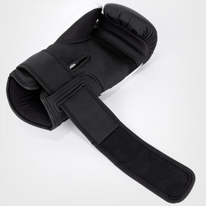 Die Venum Challenger 4.0 Boxhandschuhe sind in verschiedenen Größen erhältlich (10 oz bis 16 oz) und bieten für jede Trainingsintensität die passende Dämpfung.