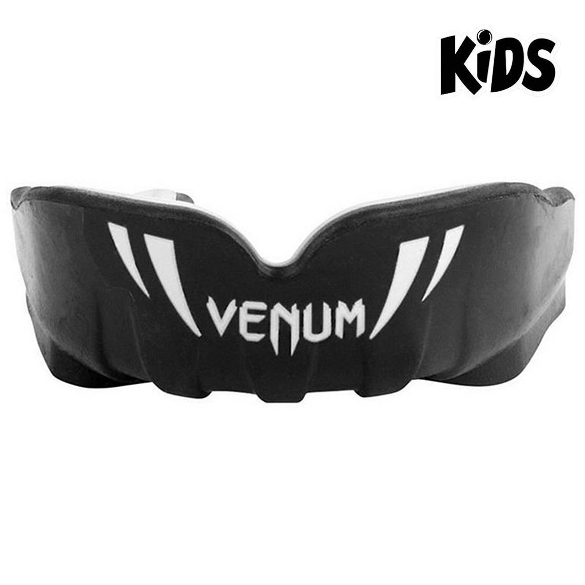 Der Venum Kinder-Mundschutz Challenger in Schwarz/Weiß bietet optimalen Schutz für junge Kampfsportler, ideal für Training und Wettkampf.