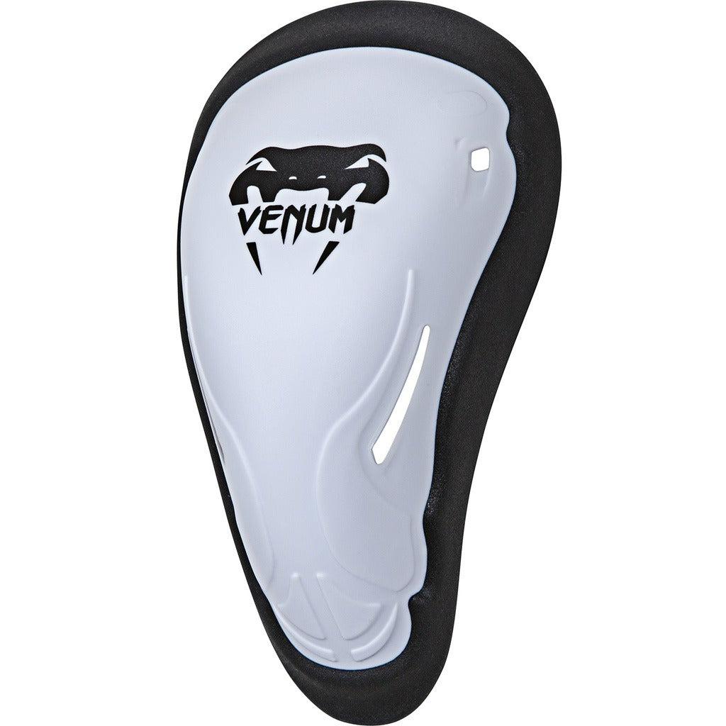 Venum Groinguard Challenger – zuverlässiger Tiefschutz für Sparring und härteste Trainingseinheiten. Die ergonomische Konstruktion folgt der Körperform und bietet Komfort sowie Stabilität. Ideal für ambitionierte Kampfsportler mit hohem Sicherheitsanspruch.