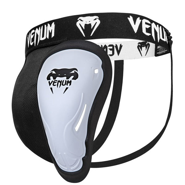 Venum Groinguard Challenger – hochwertiger Tiefschutz mit doppelter Stoßdämpfung für optimalen Schutz im MMA, Boxen oder Kickboxen. Die anatomische Form passt sich dem Körper ideal an, ohne die Bewegungsfreiheit zu beeinträchtigen. Perfekt für intensives Sparring und Kampfsport-Training.