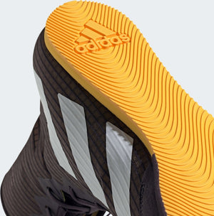 Mit den lila Boxschuhen von adidas bekommst du einen zuverlässigen Partner für jedes Kampfsporttraining. Ihre leichte Konstruktion ermöglicht blitzschnelle Bewegungen und optimale Fußarbeit im Ring.