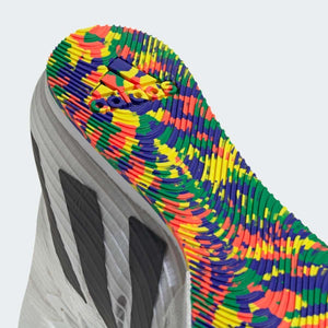 Ob im Training oder Wettkampf – die weißen Box Hog 4 Boxschuhe von adidas bieten dir zuverlässige Performance, hohen Komfort und stilvolles Design für jede Kampfsporteinheit.