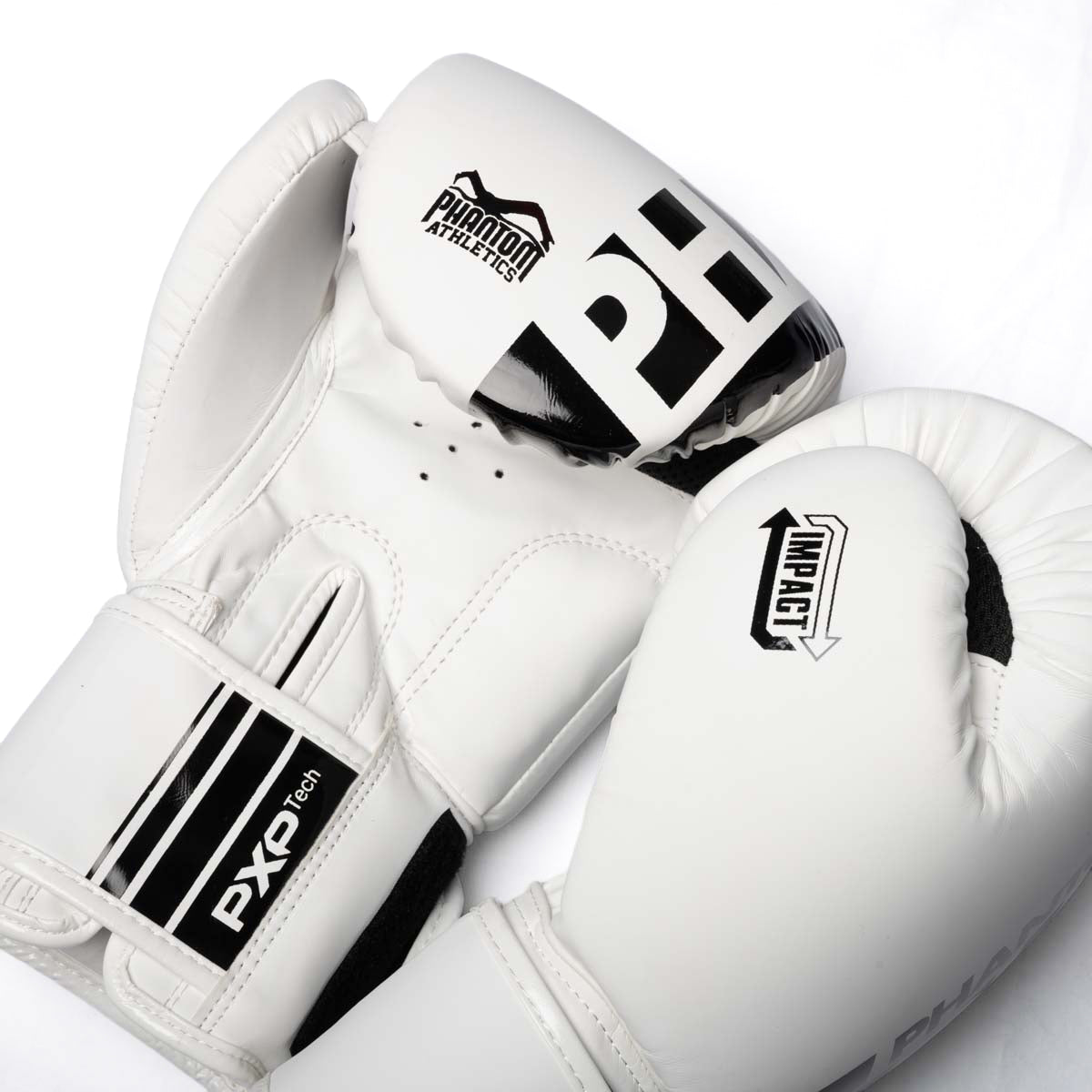 Die Phantom Athletics APEX Whiteout Boxhandschuhe sind in 10, 12, 14 und 16 Oz erhältlich und damit für unterschiedliche Trainingsbereiche geeignet. Je nach Gewicht können die Boxhandschuhe für Wettkampf, Sandsack, Pratzen, Sparring und Partnerübungen eingesetzt werden.