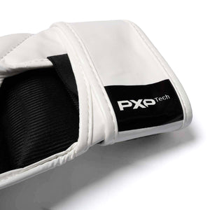 Die Phantom Athletics MMA Sparring Handschuhe APEX Whiteout wurden für Fighter entwickelt, die beim Training Schutz und volle Bewegungsfreiheit kombinieren möchten. Starke Polsterung, stabiler Handgelenkverschluss und offene Handfläche machen sie ideal für MMA, Grappling, Clinch und Sparring.